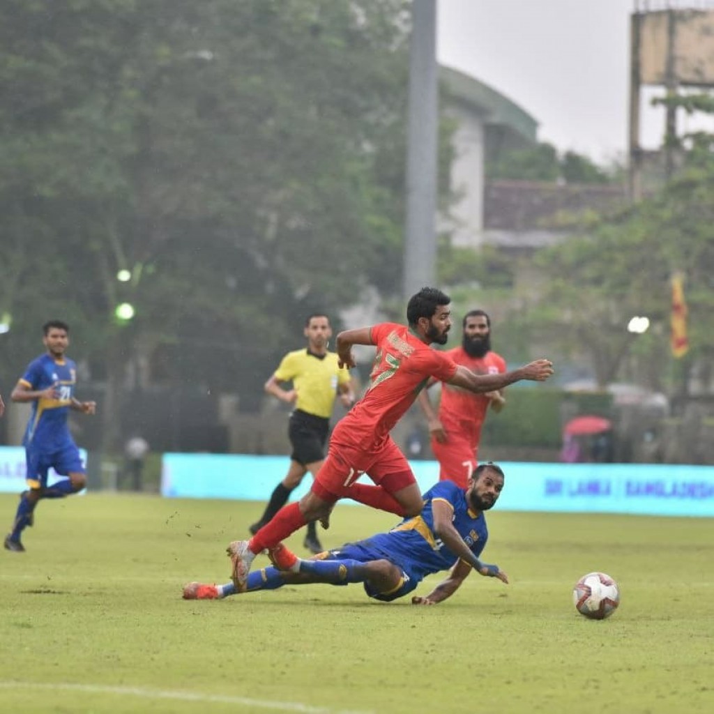 4 goal ge lead eh gelluvailaa, Raajje ah Lanka kairin maayoosee point eh