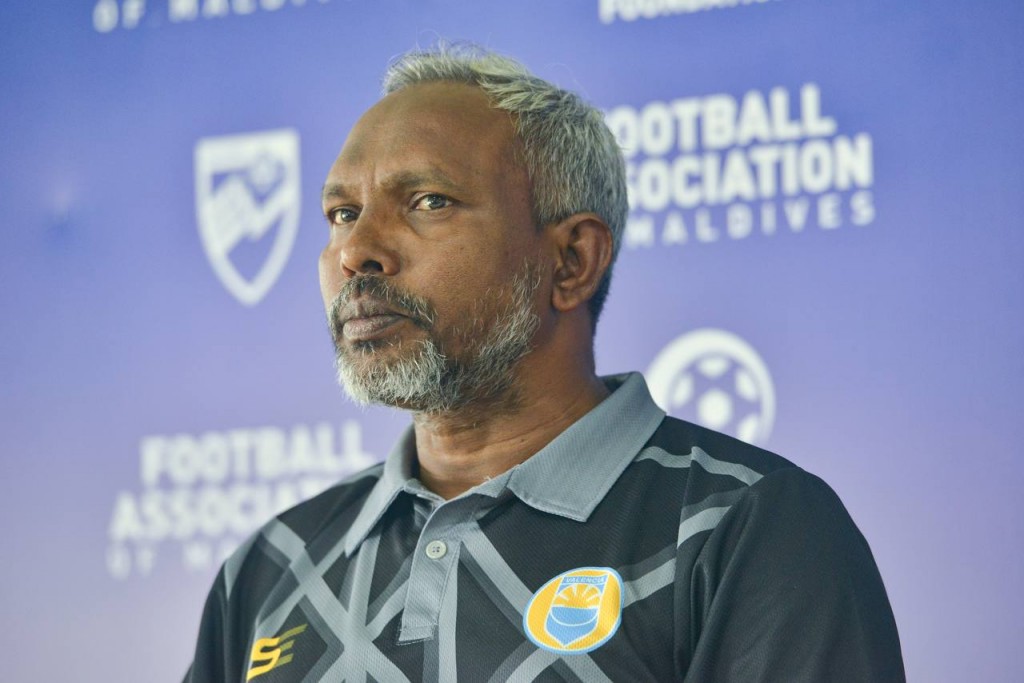''Haalathuge gothun majubooru namaves zuvaan kulhuntherin neren komme vaguthehves rangalhuvaane''