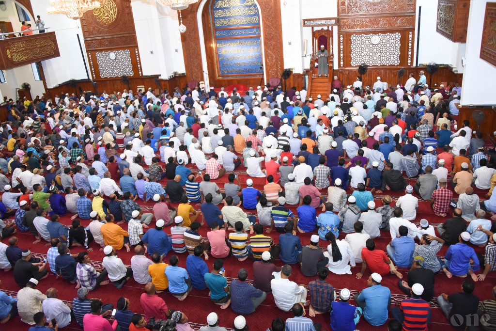 Suvaruge dhiumuge magakee thakuleefu thakun furifaivaa mageh, emagu hoadheynee gadha alhai massaikai koggen: Khuthuba
