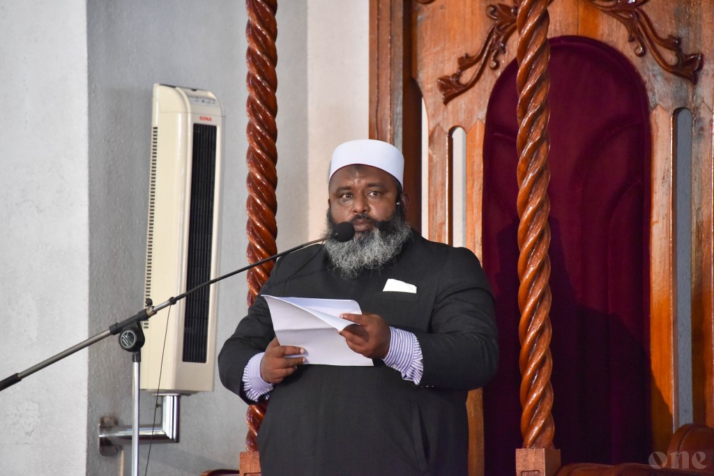 Dr. Iyaz ge dhifaaugai Adhaalath party, gaumee university ge visnun badhalu kurumah govaalaifi