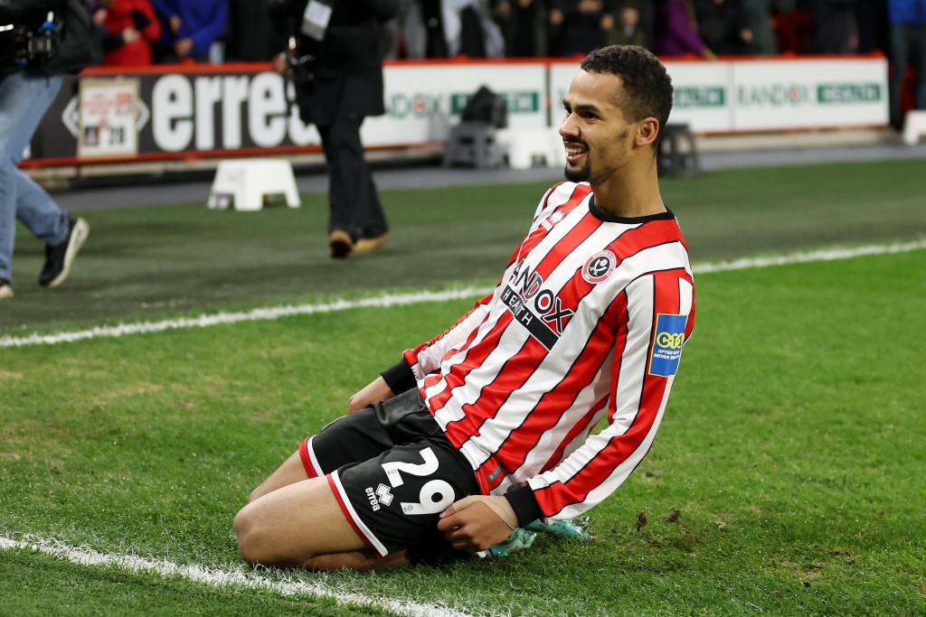 2 vana division ge Sheffield in Tottenham katuvaalaifi, United quarter ah