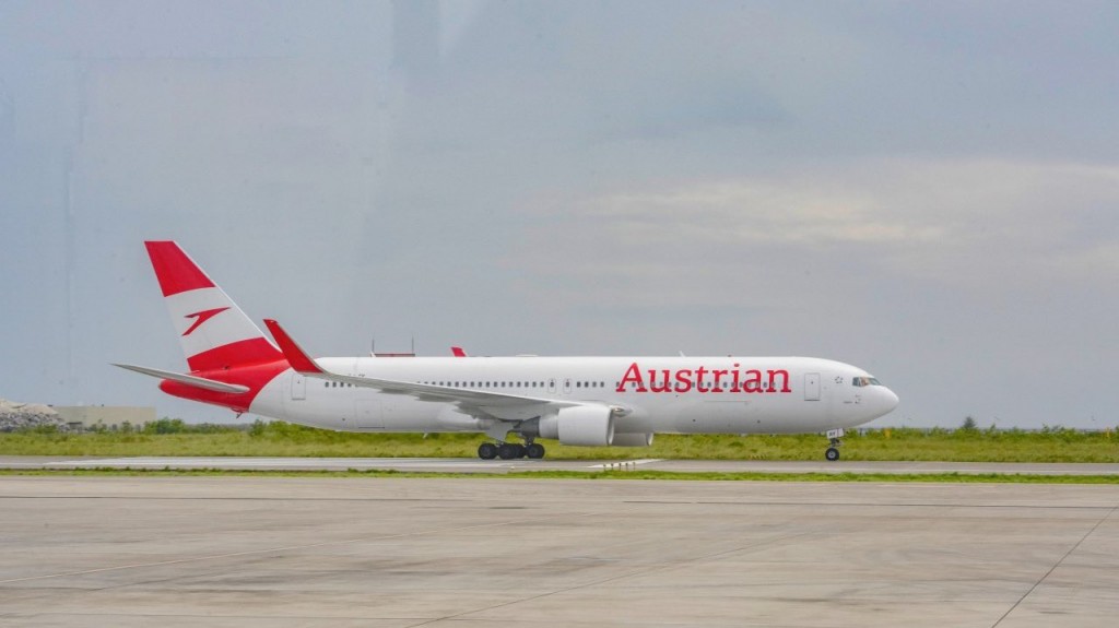 Fini moosumaa dhimaakoh Austrian Airlines ge dhathuru thah Raajje ah fashanee