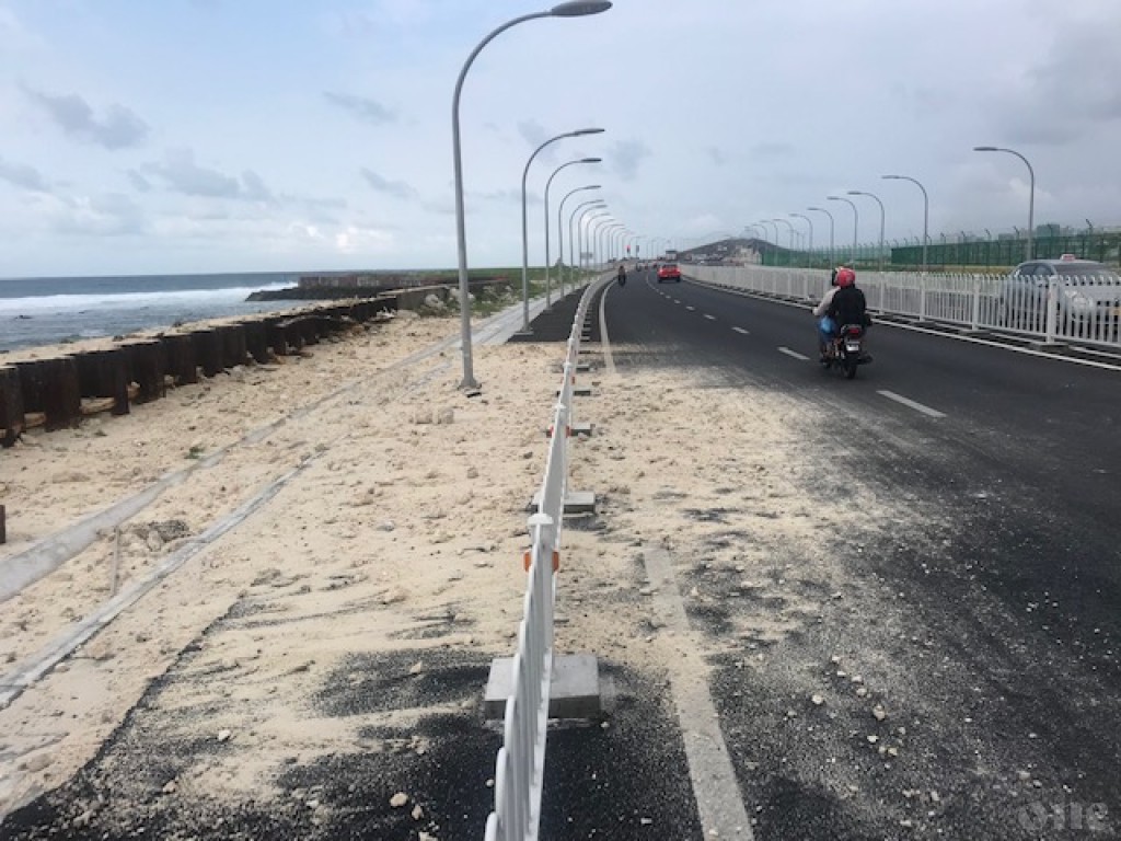 Udha araafaanethee bridge aai highway gai saikalu nudhuvvan ilthimaas koffi