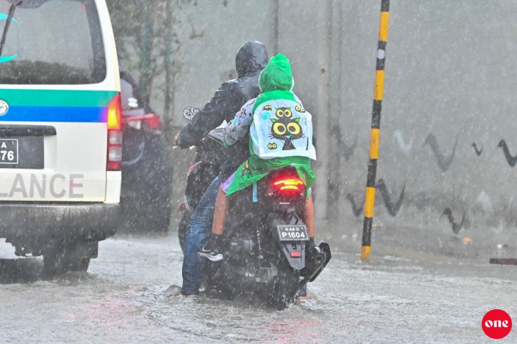 Kolhigandu baaru gadha vejje, kuriyah oiy 24 gadi iru vihsaara kuraane
