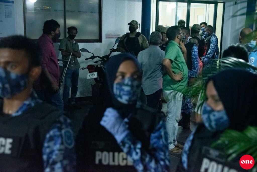 President Nasheed was bleeding profusely when he arrived, he was rushed to OT within 10 minutes: ADK