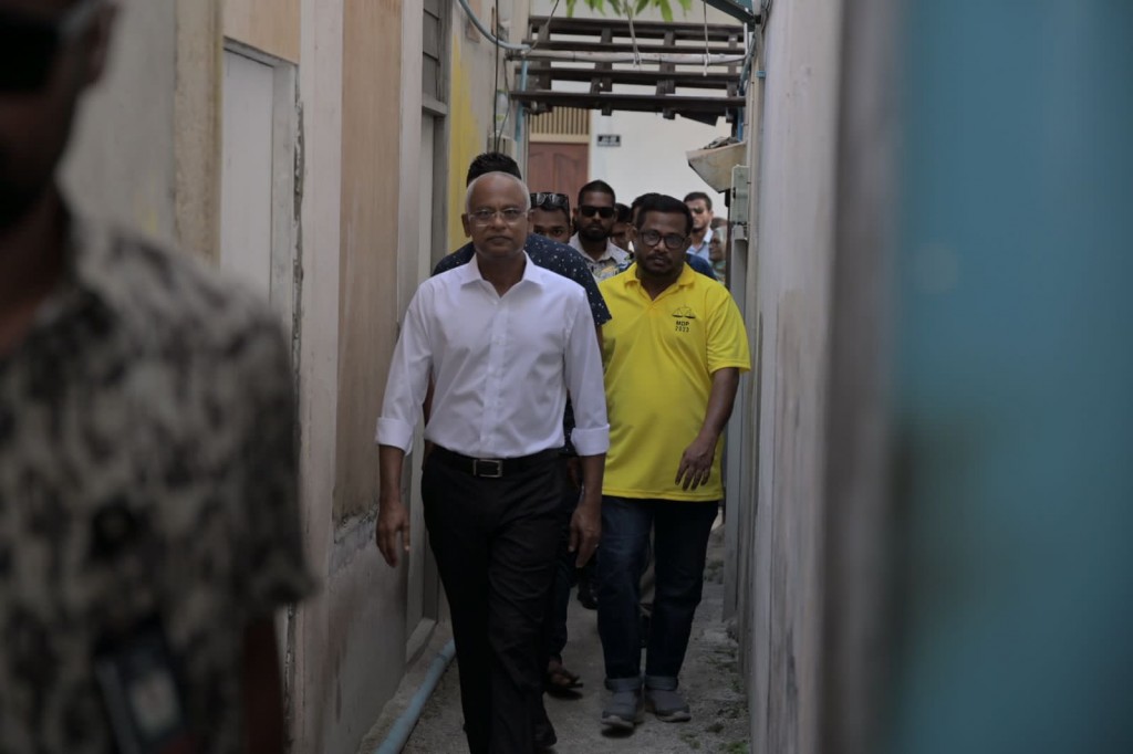 Riyaasee inthihaabu eh burun kaamiyaabu kureveyne manazaru fennan fashaifi: Raees