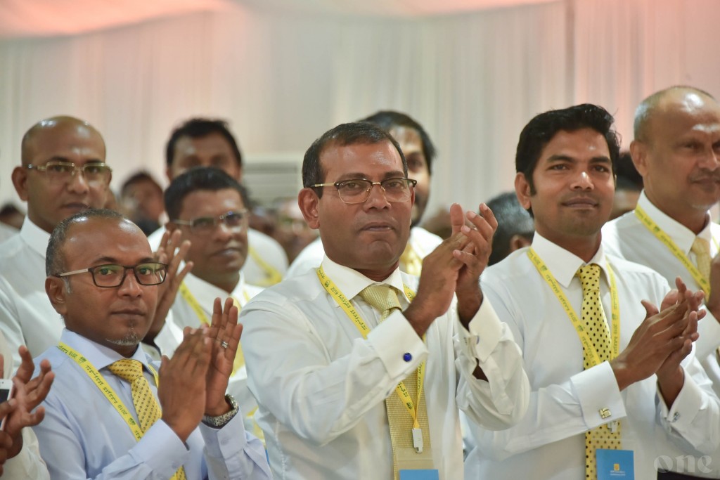Raees Nasheed akee dheenuge adhuvveh kamah vidhaalhuvum Iyaz ah MDP beyfulhunge nuruhun!