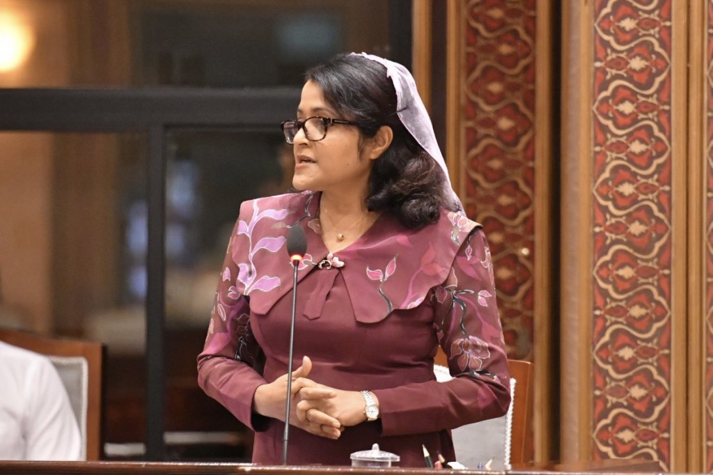 Raees Yameen ge sarukaarugai rihi faisaa fothithah fenunu velifuni vanee gellifai: Yumna
