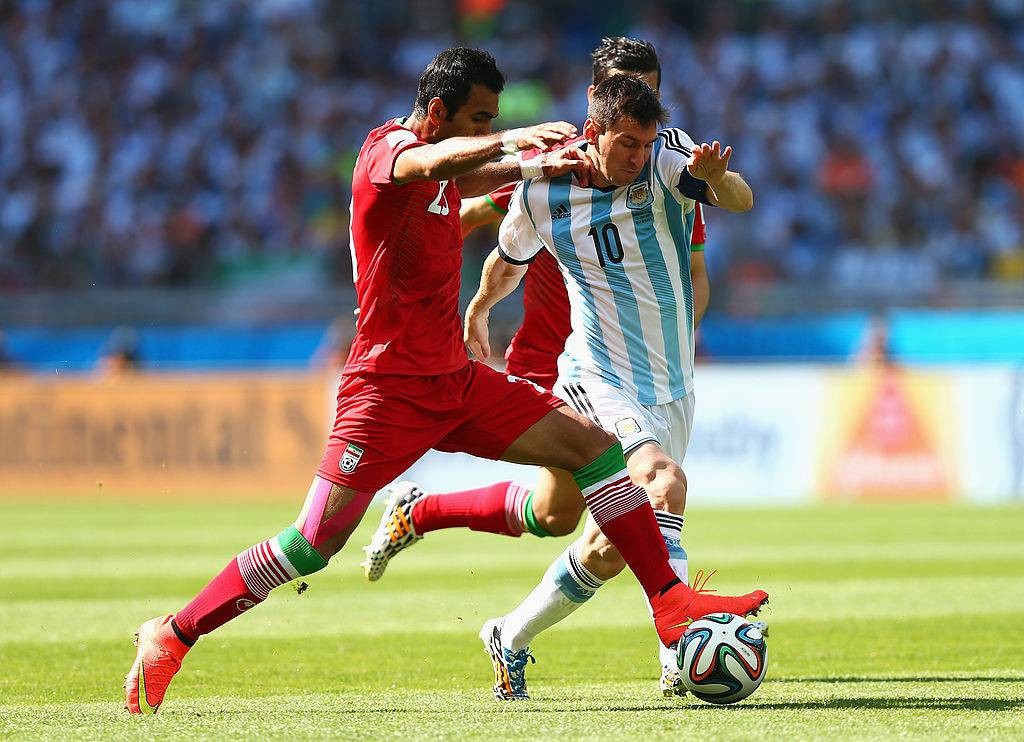 2014 vana aharu World Cup gai kulhunu Iran ge defender Pooladi Valencia ah