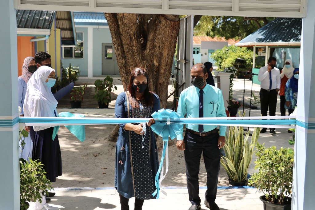 Aa 16 class room aa eku Adh. Atholhu thauleemee marukazu eh dhanfalhi akah badhalu koffi