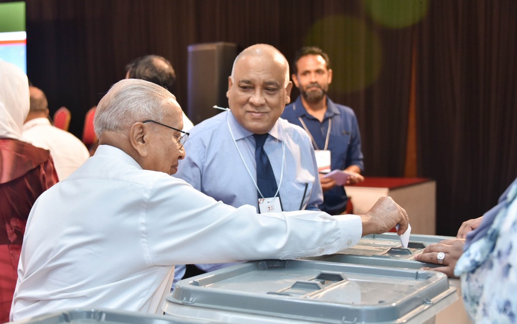 Kamaaluhdheen vakikoh dhinumah MRM in EC ah hushahalhaifi