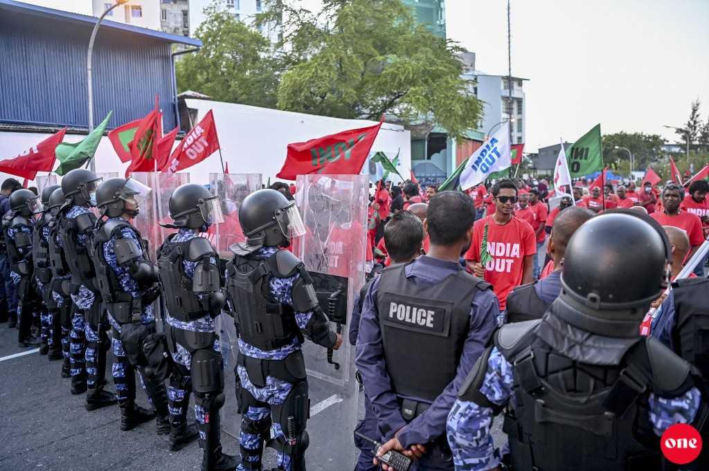 Member Saeed aai Ghassan sharuthu thakakaa eku dhookohlaifi