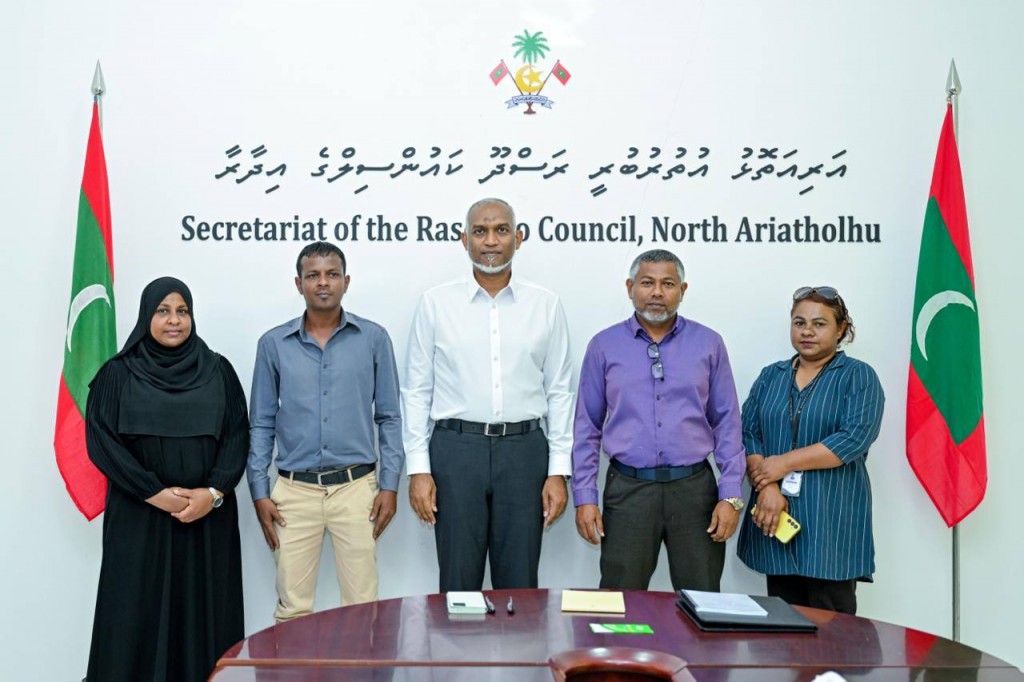 Aa. atholhuge tharaggee ah Mathiveri Airport ge mashroou muhinmu, ekan kuriah gendhaanan: Raees