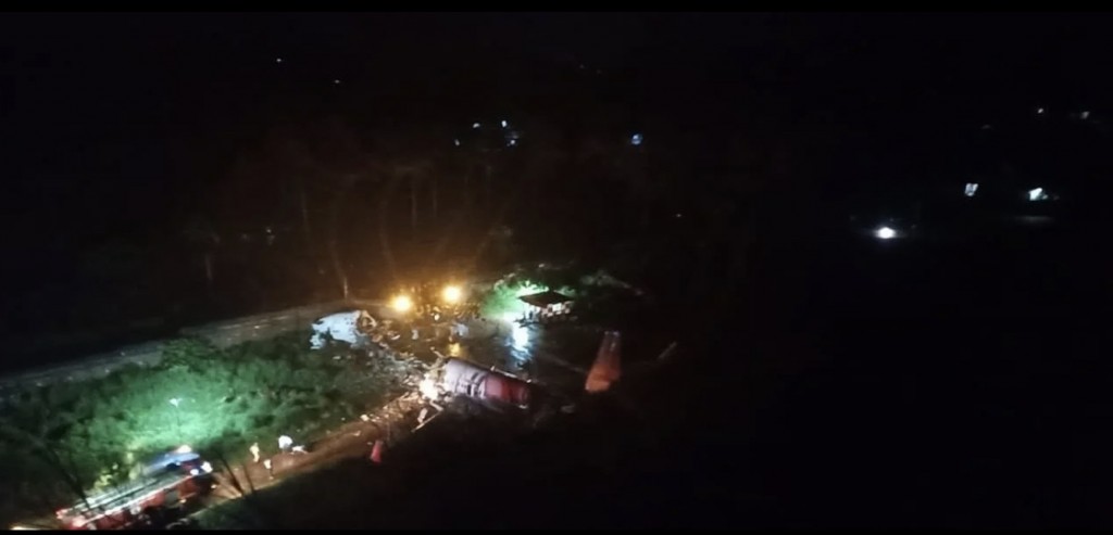 191 passengers aa eku Kerala Airport akah jessi flight eh runway inn kahaalai dheburi vejje