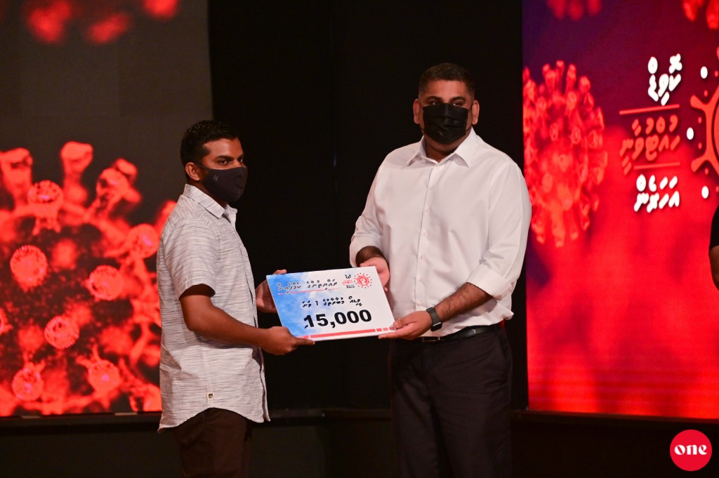 Covid huhtuvaanee aharen Campaign: Photo mubaaraathuge ehvana Aminath ah, Video mubaaraathuge ehvana Saugaan ah