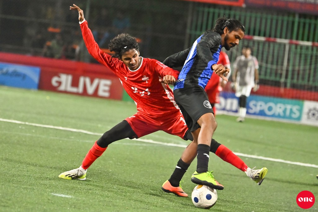ވަން ފޮޓޯ: ގޯލްޑަން ފުޓްސަލް ޗެލެންޖް 2025ގެ އަތޮޅު ބުރުގެ ފޯރި ކުރިއަށް