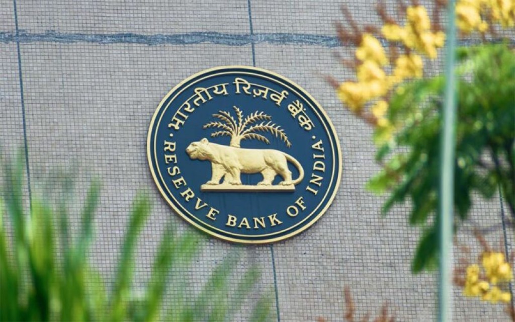 Raajje-India dhemedhu kuraa maalee muaamalaai thakugai Rupees aai Ruifyaa beynun kuran RBI in hudha dheefi