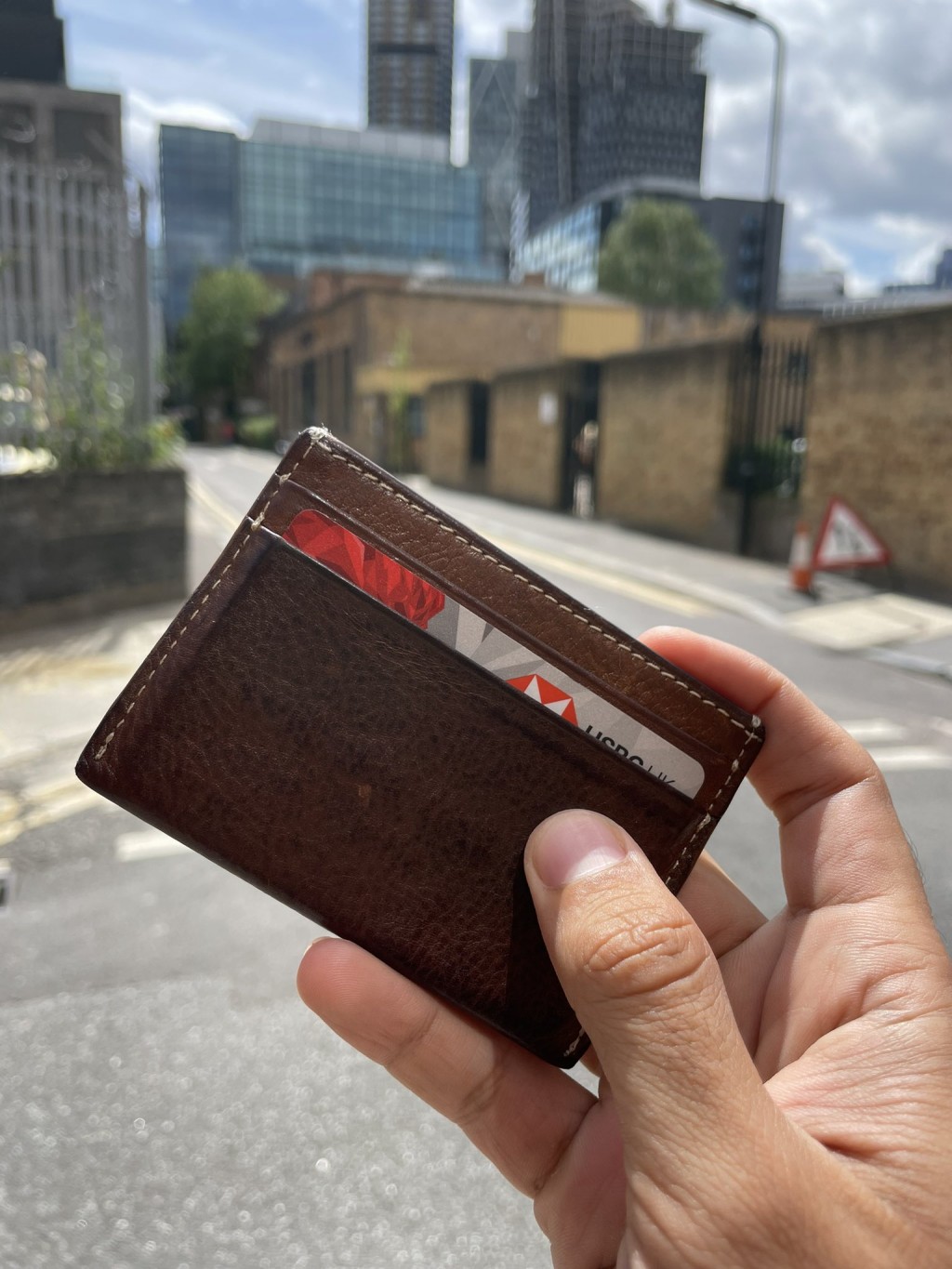 London ge magehgge matheen hovi wallet ehgge verifaaiy hoadhan meehaku kuri bura masahkkathah thaureefu ohenee