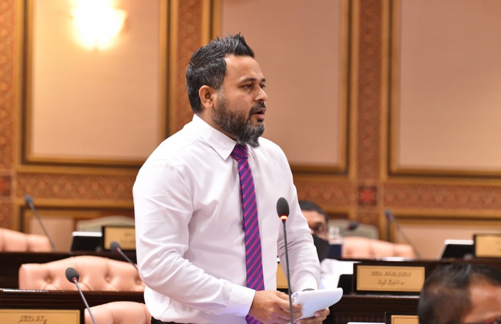 Dhivehi kunfunithah noon bayakah re-broadcast nukurevey gothah genai badhalaa gulhigen hushahelhi garaaru balaigenfi
