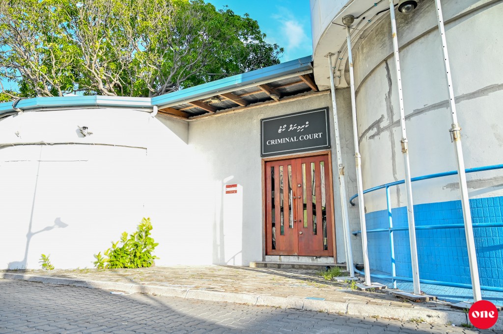 6 Kudhinnah jinsee gona kuri kamuge thuhumathu vaa meehaa shareeaiy nimendhen bandhu kohfi