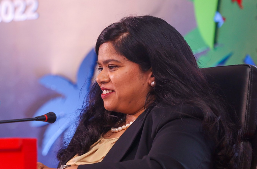 Ithuru dhaurakah Ooredoo ge director innge board ah Fareeha inthihaabu koffi