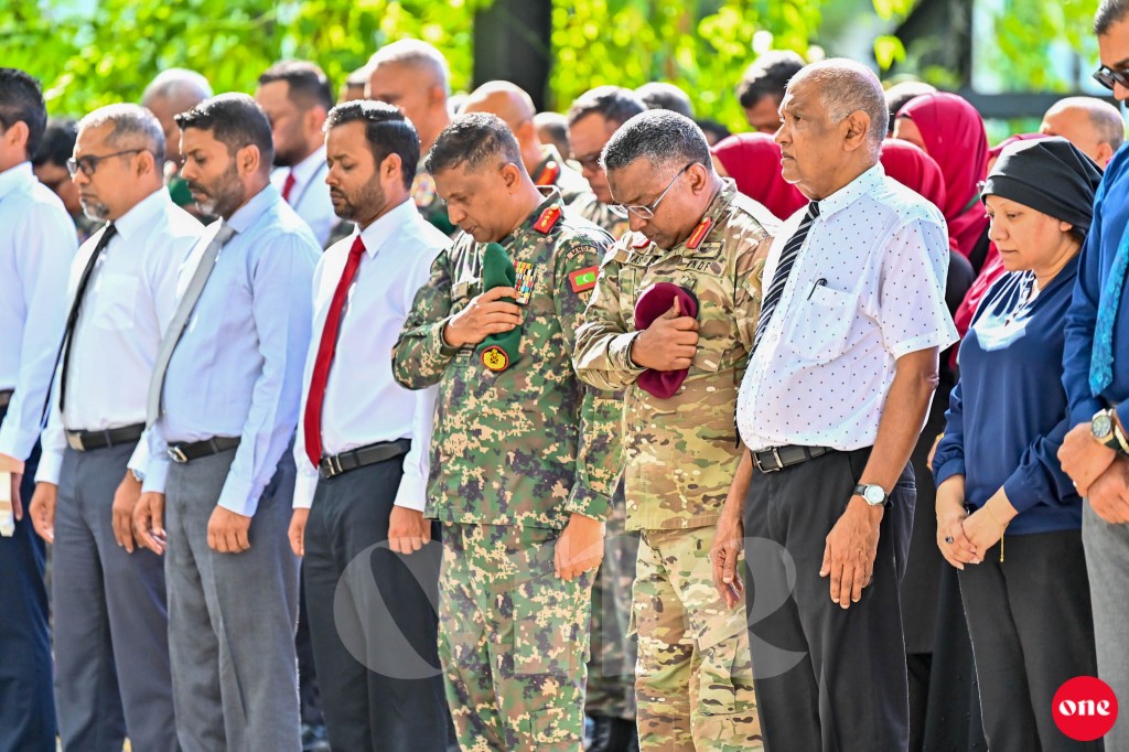 ވަން ފޮޓޯ: ސުނާމީގައި މަރުވި މީހުންގެ ހަނދާނުގައި ބޭއްވި ސުކޫތު