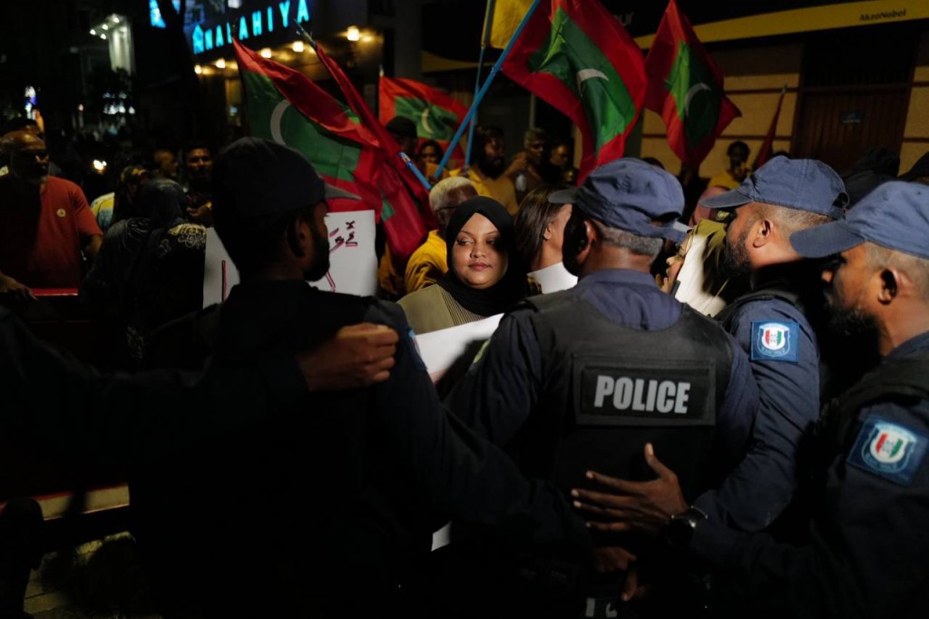Raees ge dharikalakah nisbaiykoh dhekki vaahaka thah Children Ombudsperson ge office inn kuvveri koffi