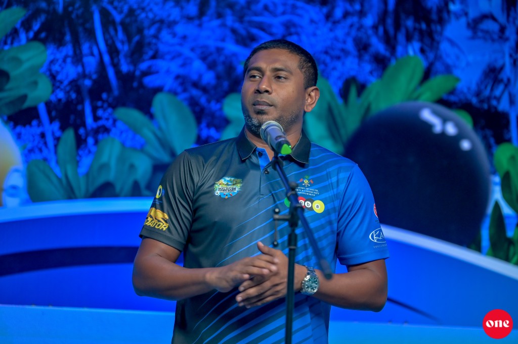 Mahloof ge faadukiyun party thakah: Eh visnumehgai huri leader aku neiy! 