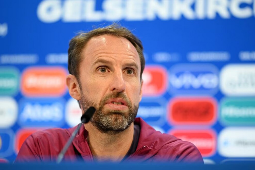 Favorite tag gai England, miee Southgate ah fahu furusathu!
