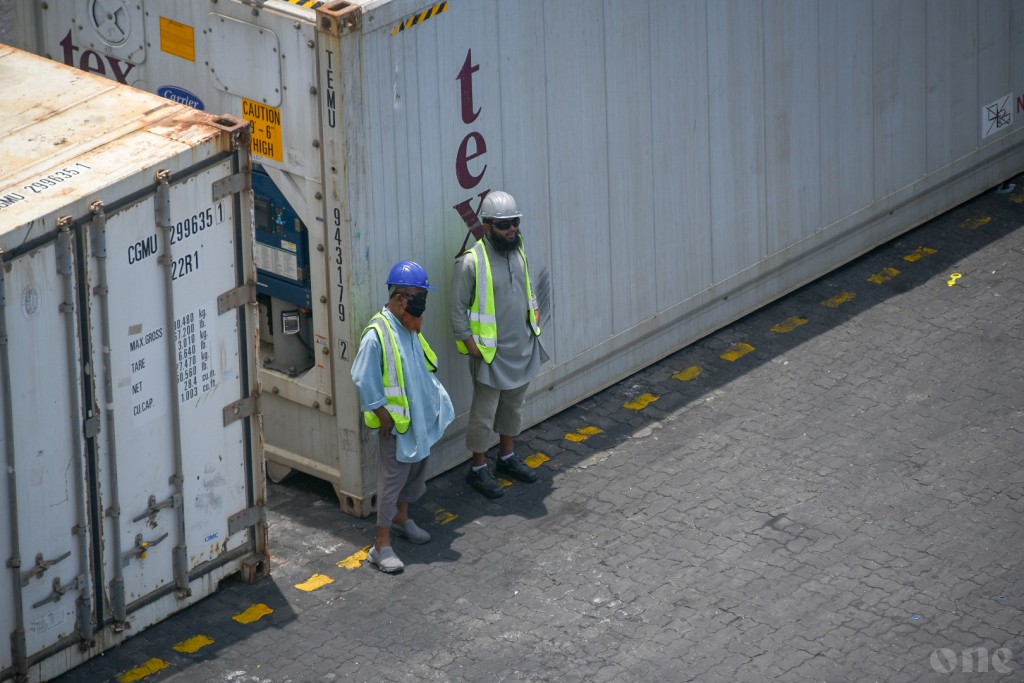 Container eh therey anhenaku raheenu kuri massalaige thahugeegu furihama kuran PG aaeku masaikaiy fashaifi