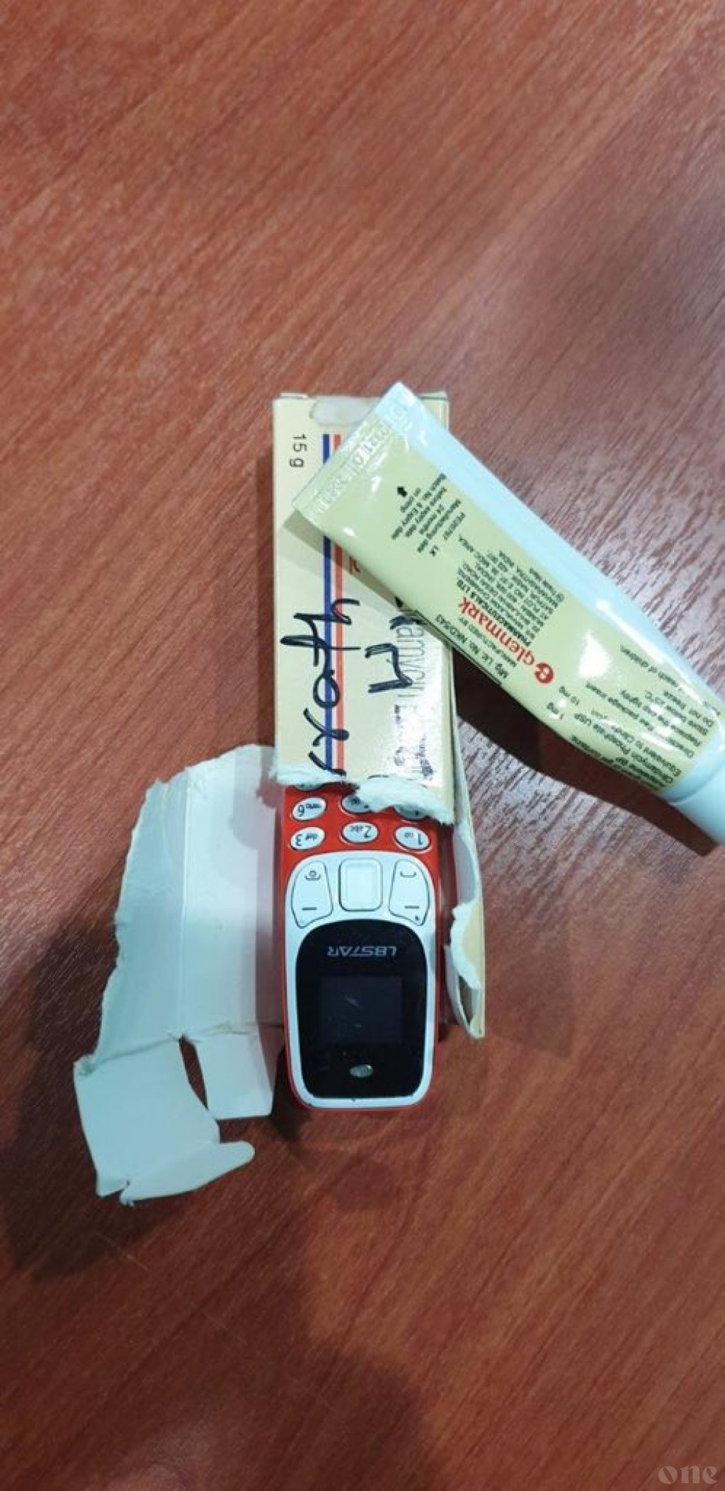Phones smuggled into Maafushi Prison becomes smaller, three caught today