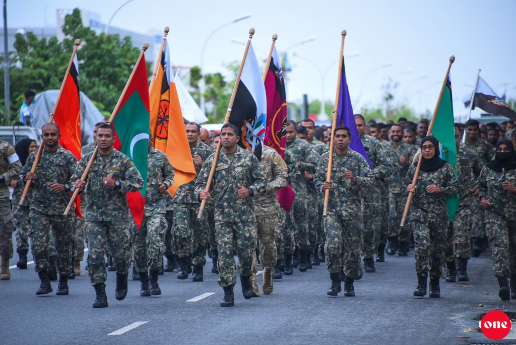 OnePhoto: MNDF in beyvi sharafuge dhuvun