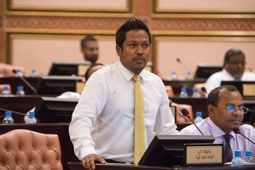 Inthihaabuthah insaafuverikoh, minivan kurumah sarukaarah govaalai hushahelhi garaaru beyrukollaifi