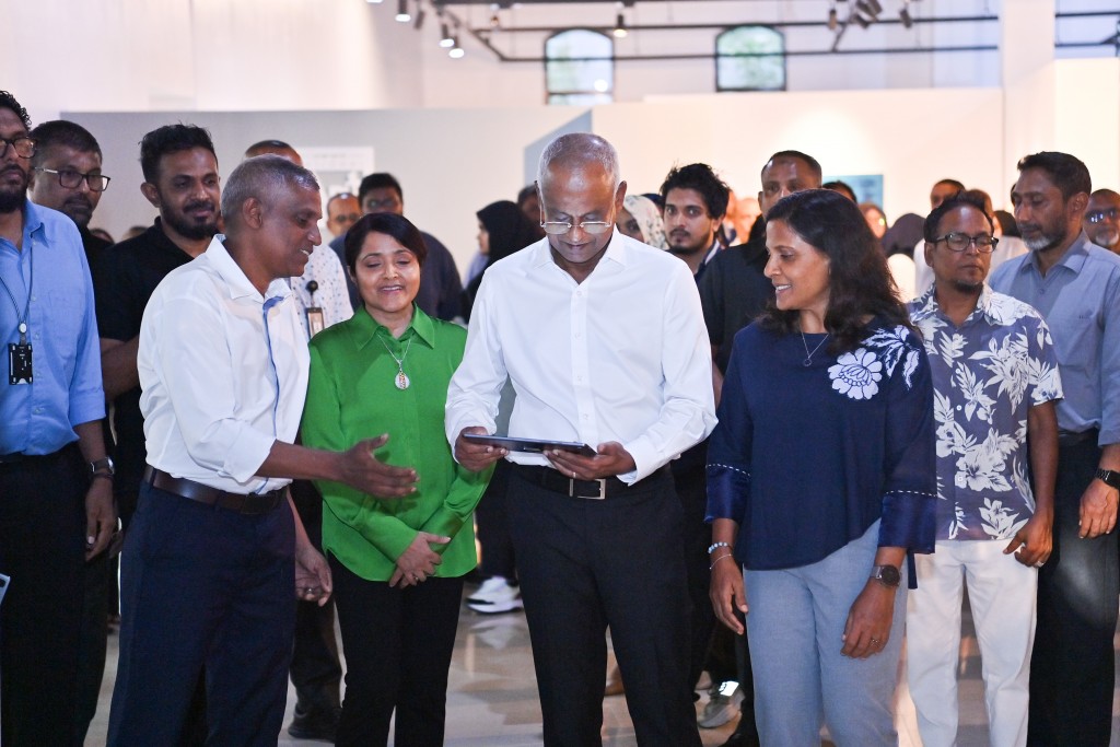 President and First Lady inaugurate the permanent collection at Art Gallery