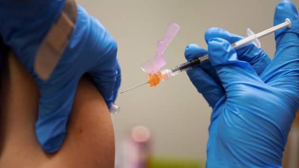 Dhifaaee nizaamu balikashi meehunah Covid vaccine ge 3 vana doze eh dhinumuge huhddha FDA inn dheefi
