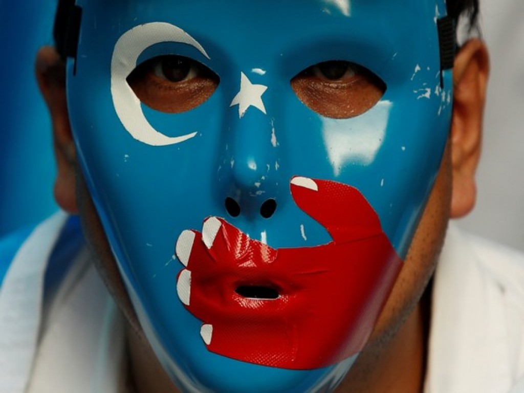 Jalu thakugai thibey China ge Uyghur muslimun hukumah fahuves minivan nukoh ''gehluvaalanee''