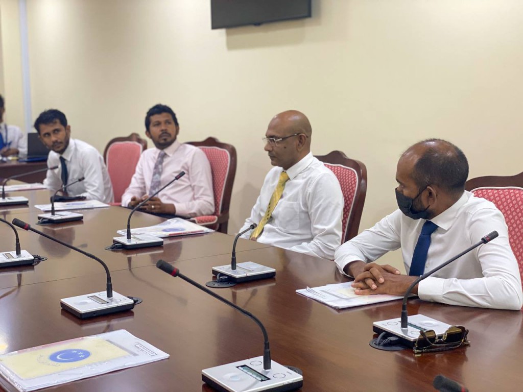 EPA minivan kuran Shaunaa masahkaiy nukuravvaa kamah bune e massala balan Committee in ninmaifi
