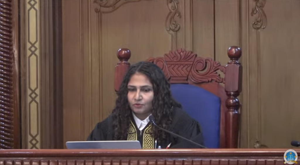 Fandiyaaru Azmiralda magaamun vakikuran Majilis in faaskoffi