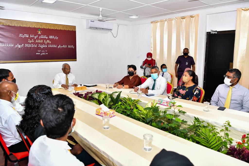 President asked for bank branch, modernising school buildings in Hinnavaru