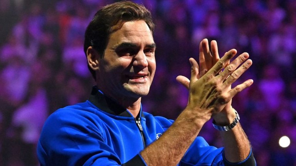 Karuna aaeku Federer ge asarugadha alvadhaaeh!