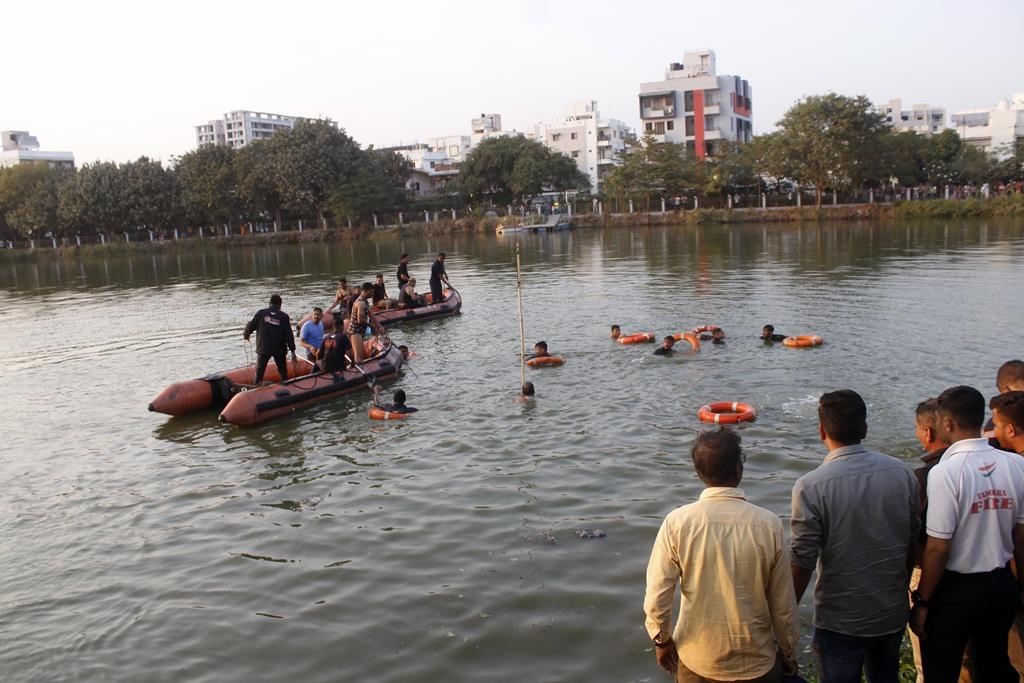 India gai ferry eh bandun jahaalai 10 kudakudhin maruvejje