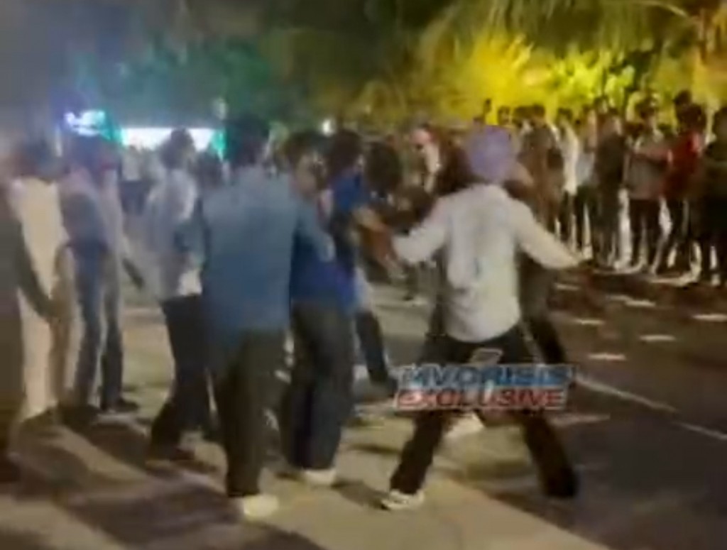 Artificial beach gai maaraamaaree hingi bidheyseen hoadhai, fiyavalhu alhanee