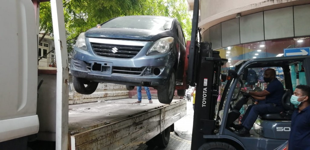 Tow kohfaivaa car ehge dicky hulhuvaa manzaru fenna video ge hageegaiy fuluhun kiyaidheefi