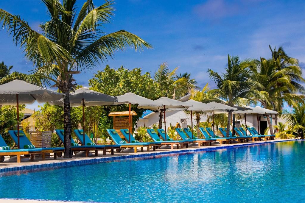 Resort kuli maafeh nukurey, joorimanaa rate kudakuree: Sarukaaru