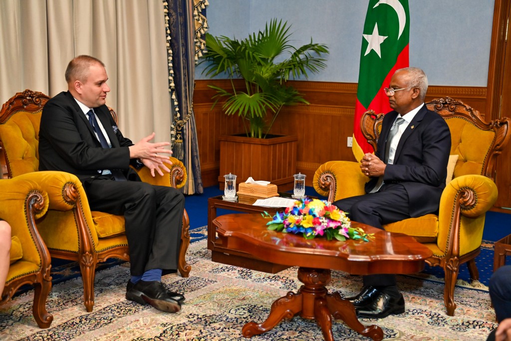 Raajje aai Poland ge gulhun ithurah harudhanaa kurumah mashvaraa kohfi