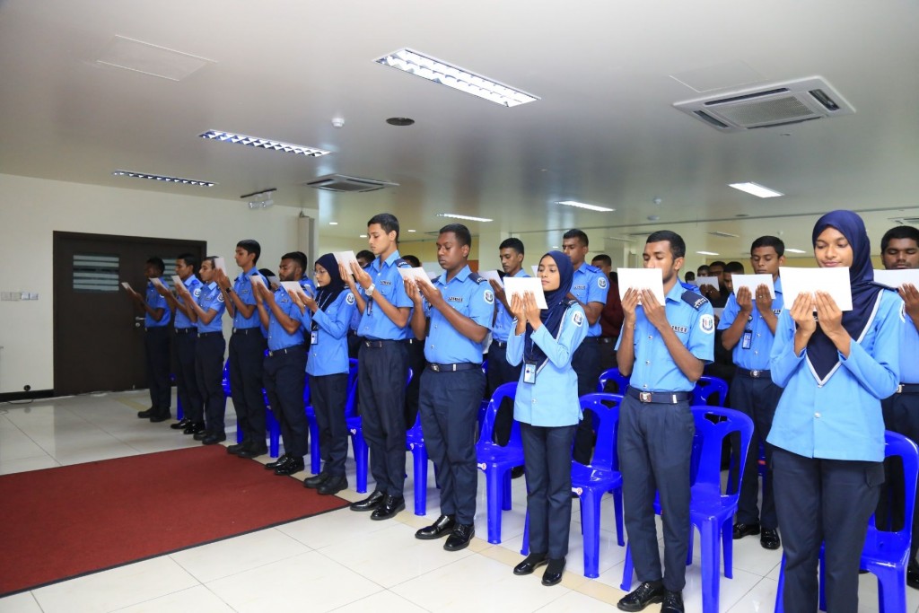 Fuluhunge hidhumathaa alah gulhunu fuluhun huvaa kohfi