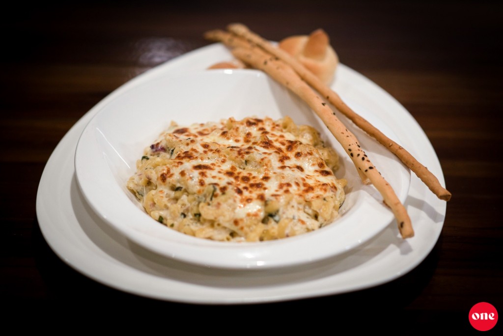 One Kitchen: Creamy Baked Mac and Cheese