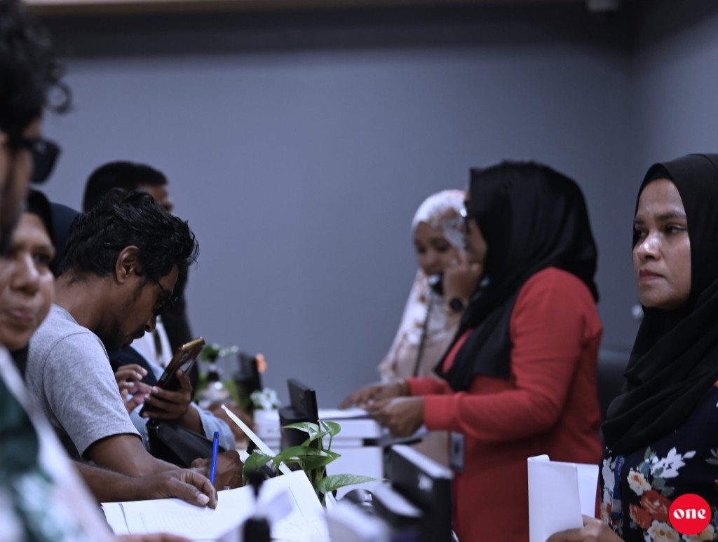 Shakuvaa hushahalhan ekasheegenvaa muhthadheh nudhee flat havaalu kurumuge masakkai nukuran angaifi