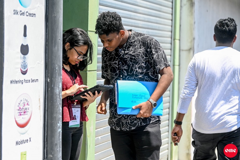 Boahimenumuge muhdhathu hafuthaaaka ithuru kohfi, adhives Male' ge baeh thanthanun mauloomaathu nulibey