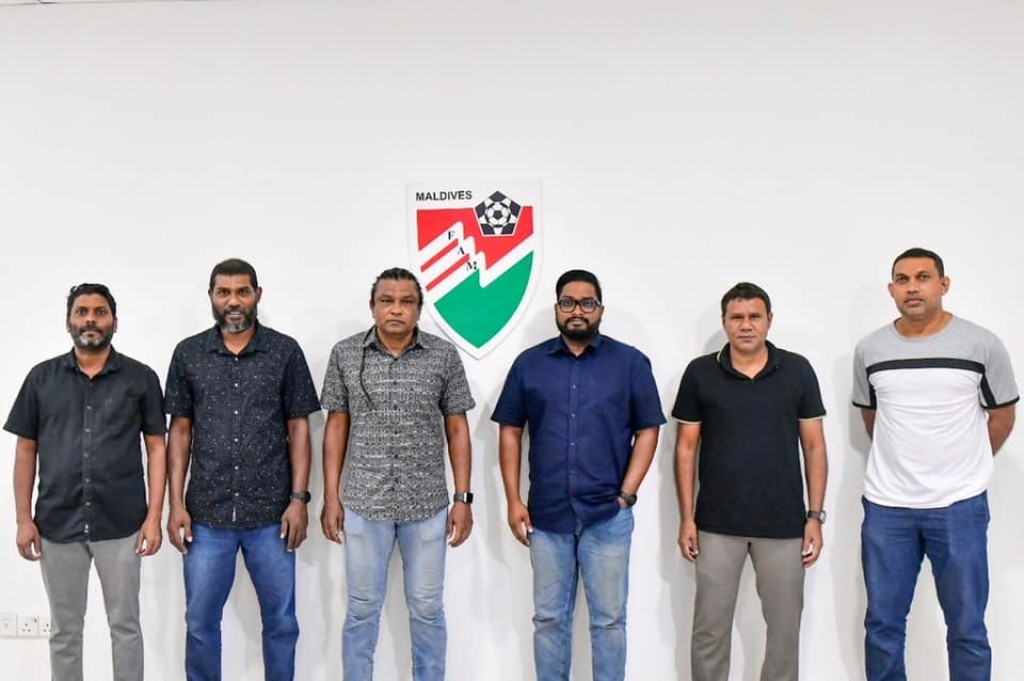 SAFF Championship ah Raajje nukunnaanee Suzain ge coach kamuge dhashun